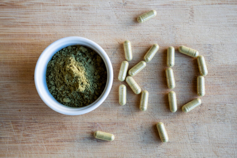Read more about the article The Ultimate Guide on How to Take Kratom: Dosage, Methods, and Tips
